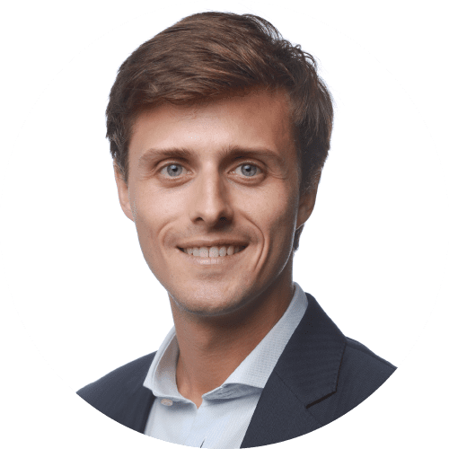 Headshot of Servando Tirado.